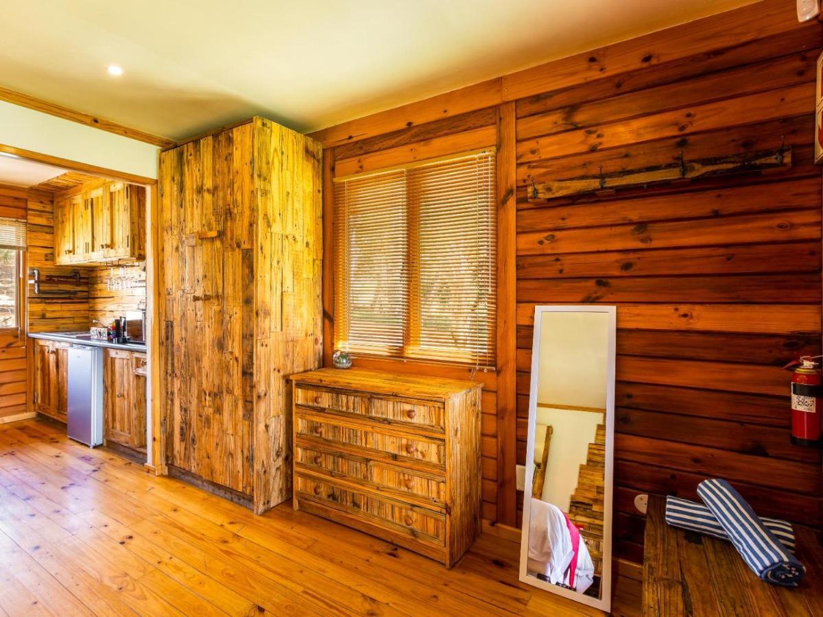 The Log Cabin Lodge Стелленбос Екстер'єр фото